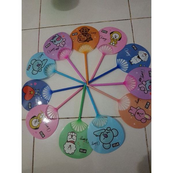 

PULPEN GEL BTS BT21 KIPAS BESAR MURAH / PULPEN BTS / PULPEN BT21 / BOLPEN GEL / PENA / BALLPOIN