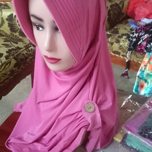 Jilbab kancing samping