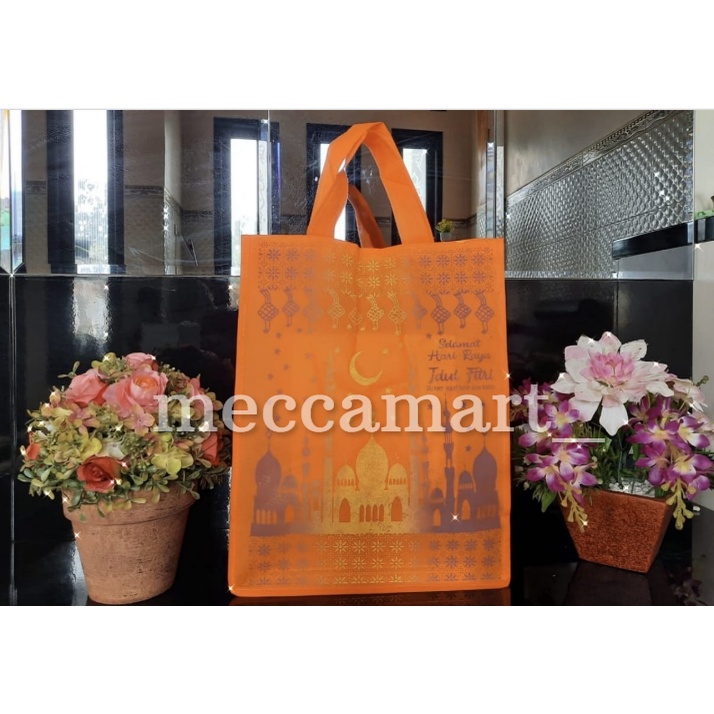 

Termurah !! GOODIE BAG IDUL FUTRI 30x40cm ( 1lusin) / tas bingkisan lebaran / tas parcel idul Fitri / tas spoundbond