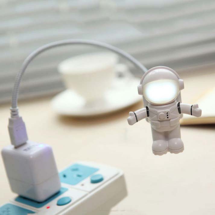 Lampu LED USB Night Light Lamp Flexible Spaceman Astronaut