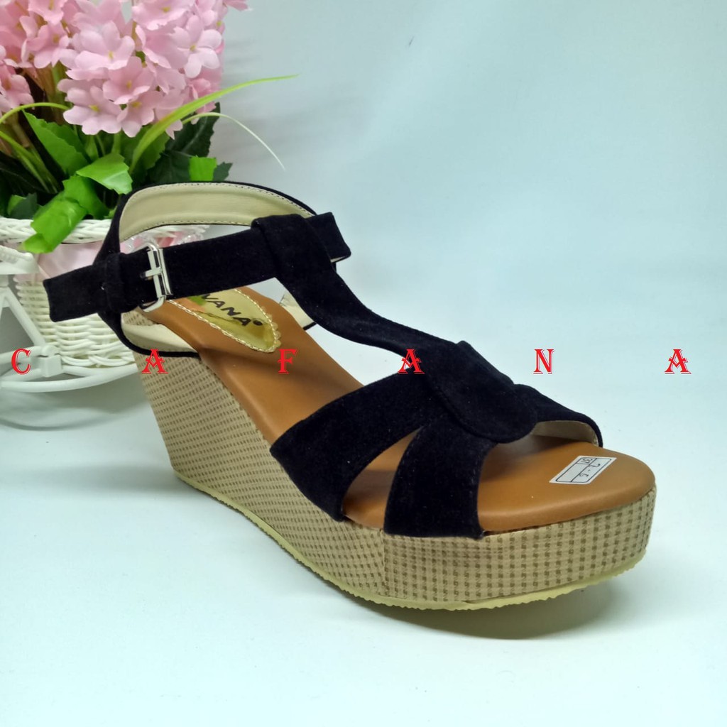 Cafana Sandal Wanita Wedges Hitam SDW238 Wedges