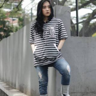  Kaos  Hoodie Distro Unisex Cewek Cowok Abu Motif  Salur  MRKO 