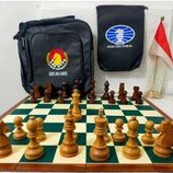 1 set catur kayu mewah limited edition dapat buah catur, papan catur dan tas catur dan jam catur