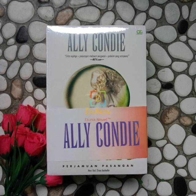 BUNDEL ALLY CONDIE : Matched, Crossed, Reached