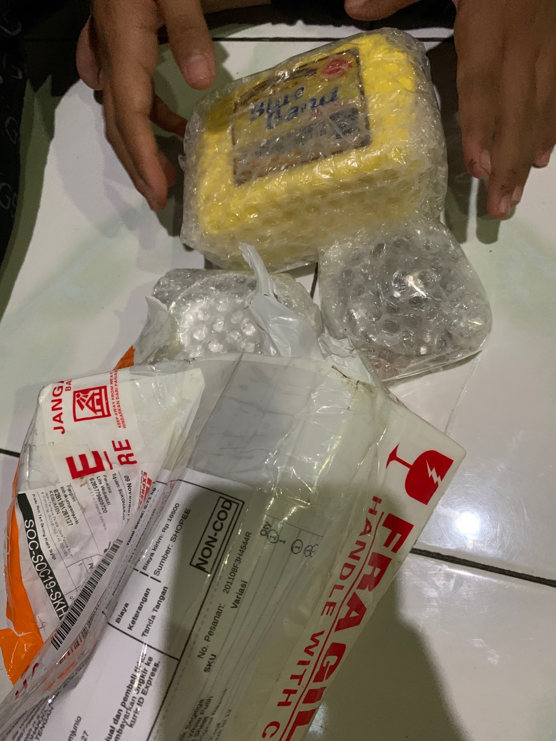 Pisau Roti Tart Bening Plastik Segitiga