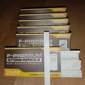 

KAPUR BESI PREMIUM KUAT TIDAK MUDAH PATAH KUALITAS PREMIUM STONE PENCIL ASLI 125mmx12mmx5mm ORIGINAL