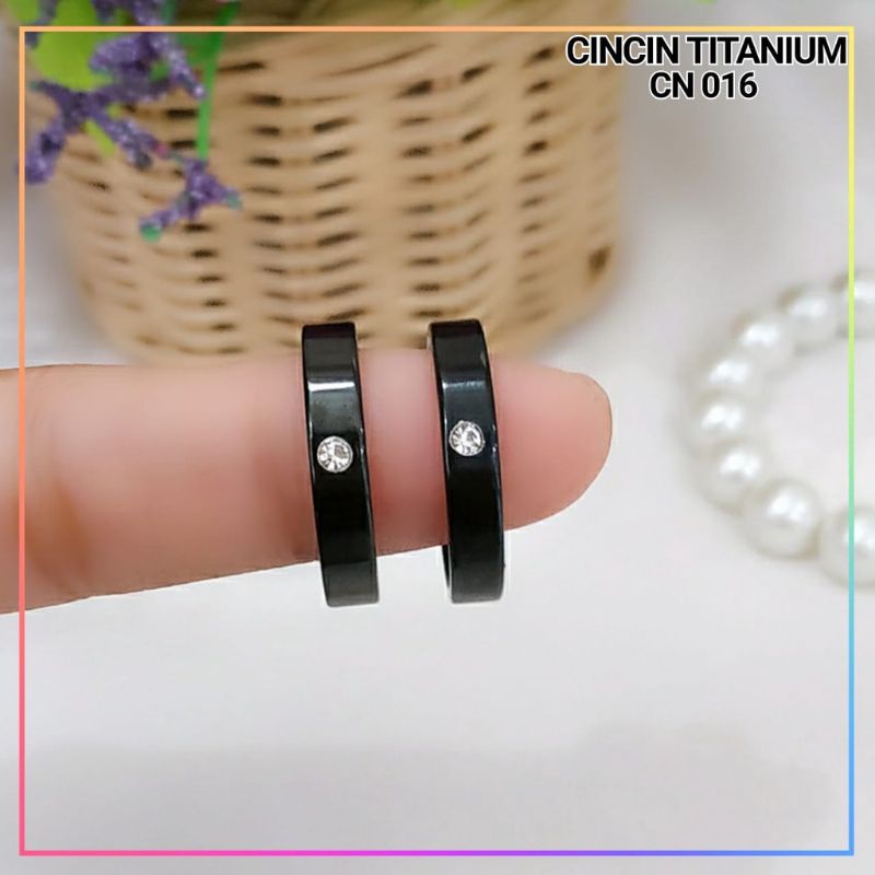 Cincin Titanium Couple Hitam Gold Silver Anti Karat Mata Mutiara(Harga satuan)