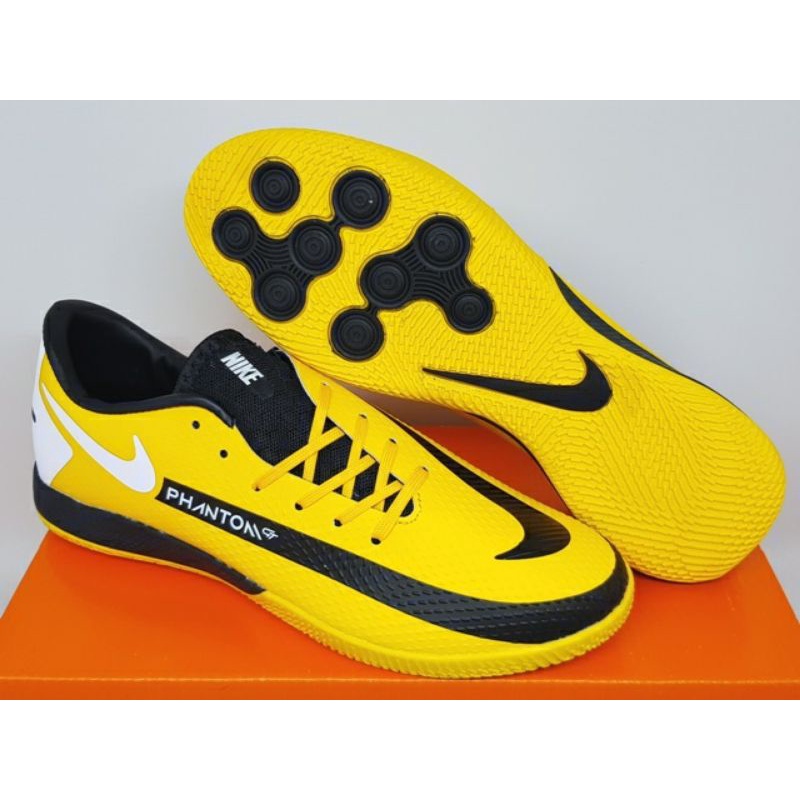 Sepatu Futsal-Nike React Phantom GT Yellow Black White