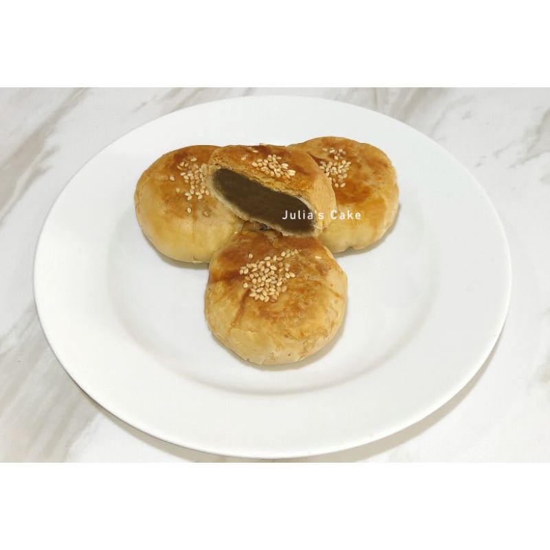 

Bakpia Crispy Rasa Kacang Hijau (isi 12 buah/box)