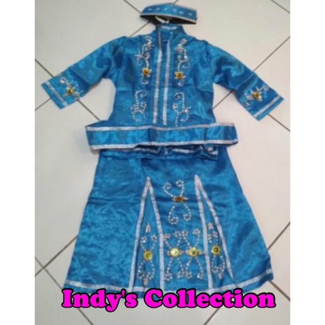 sewa baju adat Menado anak perempuan