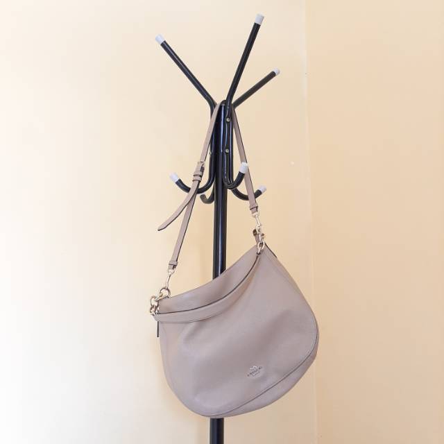 Preloved coach hobo original beechwood