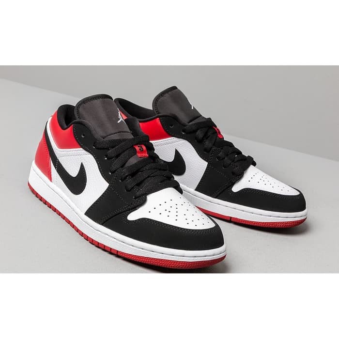 nike air jordan 1 retro low black toe