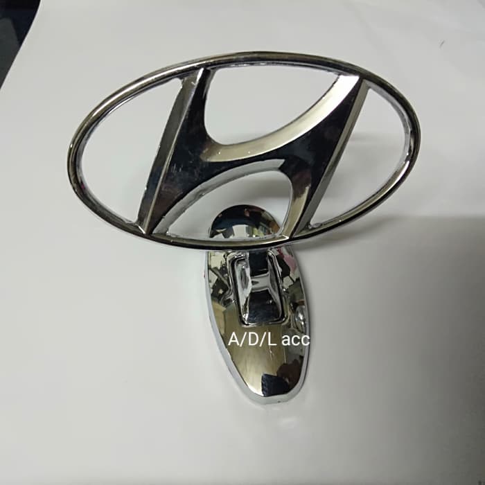 logo EMBLEM LAMBANG TEMPEL kap mesin MOBIL HYUNDAI logo berdiri mobil besi crome chrome