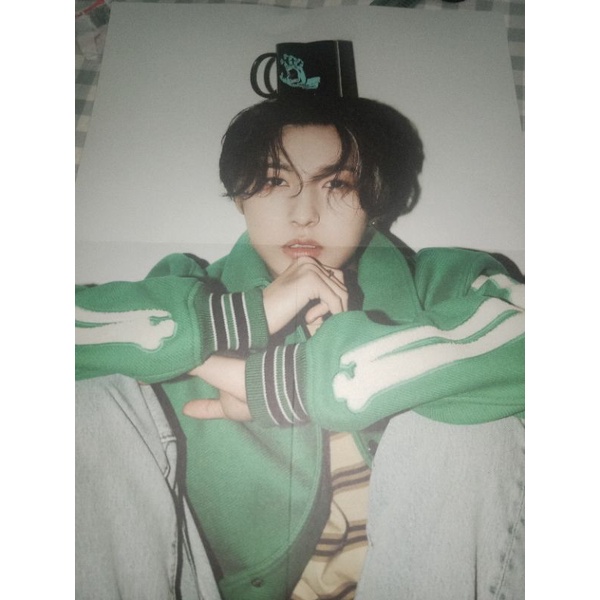 folded poster renjun, haechan, mark boring