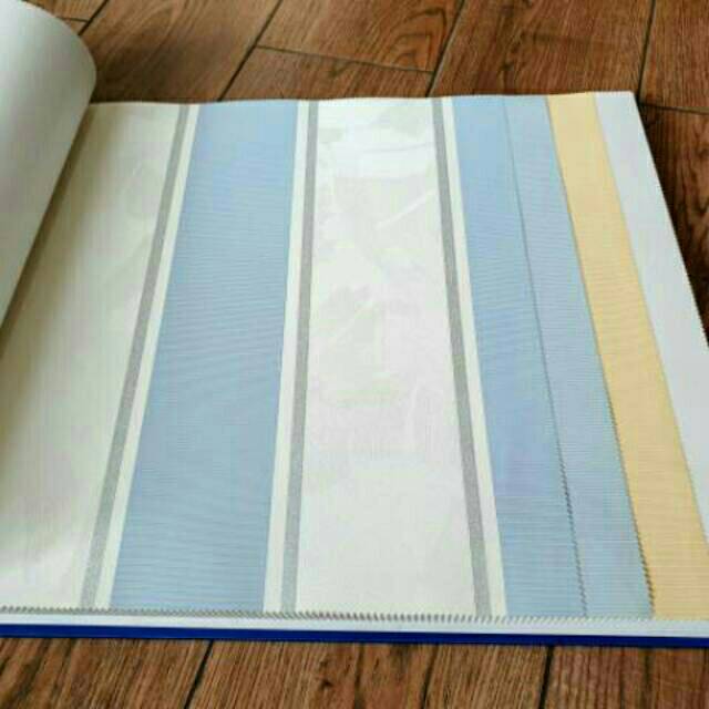 Grosir murah wallpaper vinyl bertekstur timbul motip biru salur putih