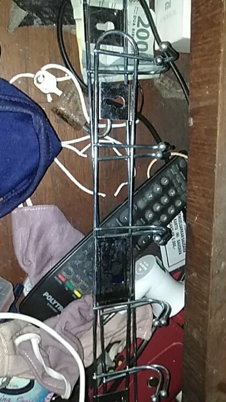 Kastok Kapstok Gantungan Baju Kamar Isi 8 Kait