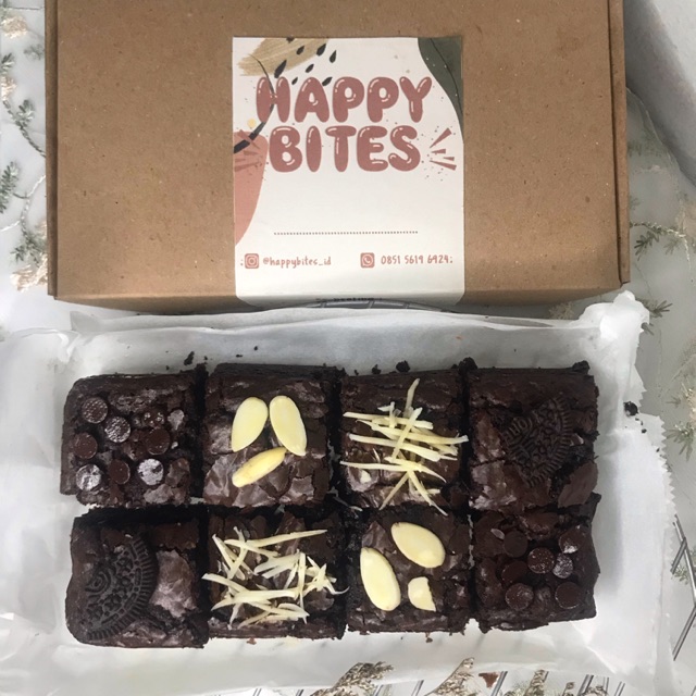 

Gingham Chocolate Brownies (1 Box Isi 8 Pcs)