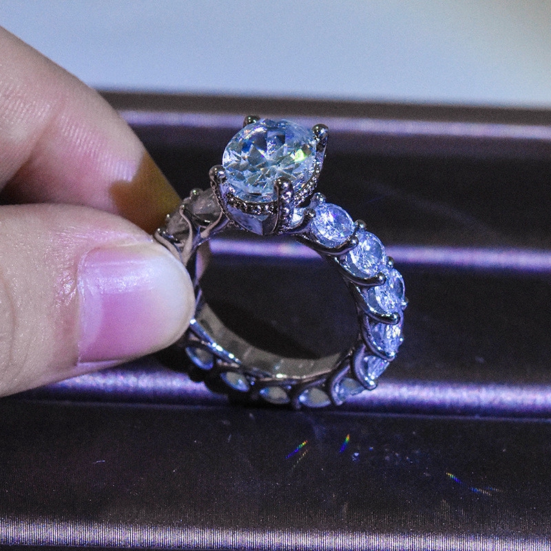 Cincin Bentuk Oval Untuk Wanita