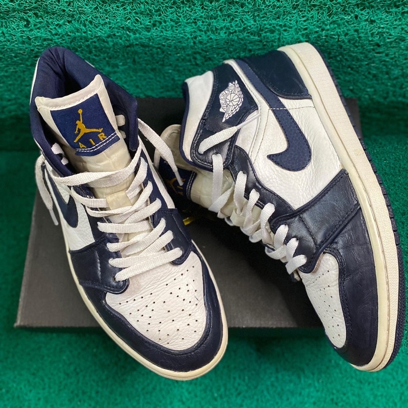 Aj 1 Mid White Metallic Gold Obsidian