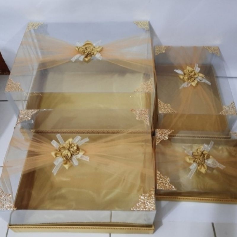 

kotak hantaran seserahan full mika renda isi 4 gold