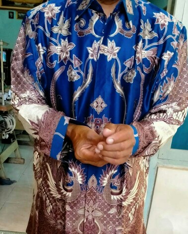 Kemeja Batik Prabu Bahan Semi Sutra Super Reguler Fit A527.