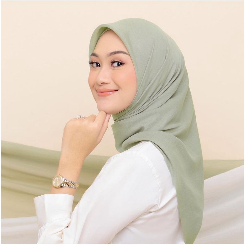 Paris Premium Hijab Segi Empat Basic Jahit Tepi | Segi Empat Paris Premium