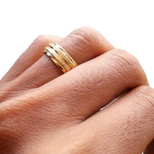 Cincin Pria Wanita Titanium Gold Emas ( COD )
