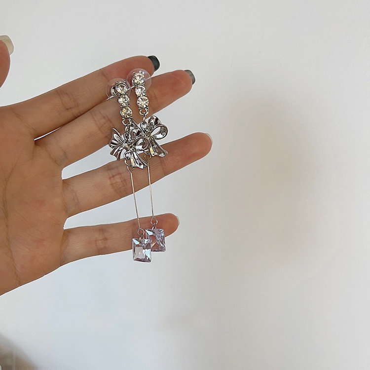 Anting Tusuk Gantung Desain Pita Hias Kristal Gaya Simple Untuk Wanita