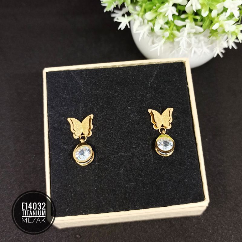 Anting Titanium Stud Kupu Zircon E14032