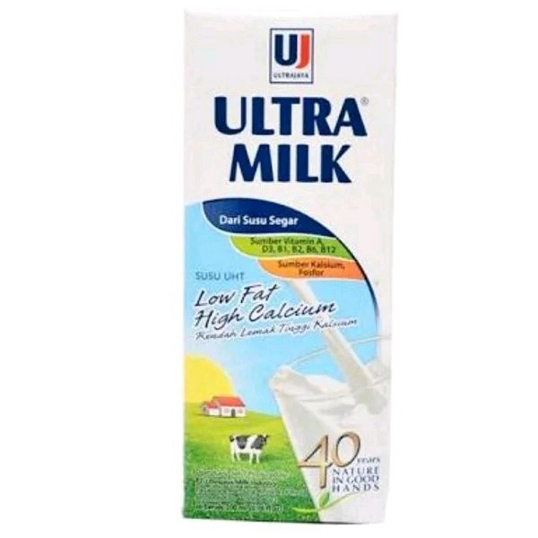 

ULTRA MILK Low Fat 250 ml 1 Dus Isi 24 Pcs