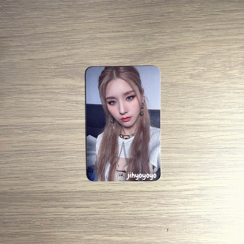 [READY] LOONA - HEEJIN OFFICIAL ‘&’ MMT BENEFIT PHOTOCARD