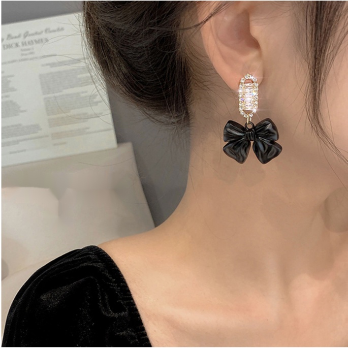 Anting Rumbai Panjang Aksen Mutiara Warna Hitam Gaya Retro Korea Untuk Wanita