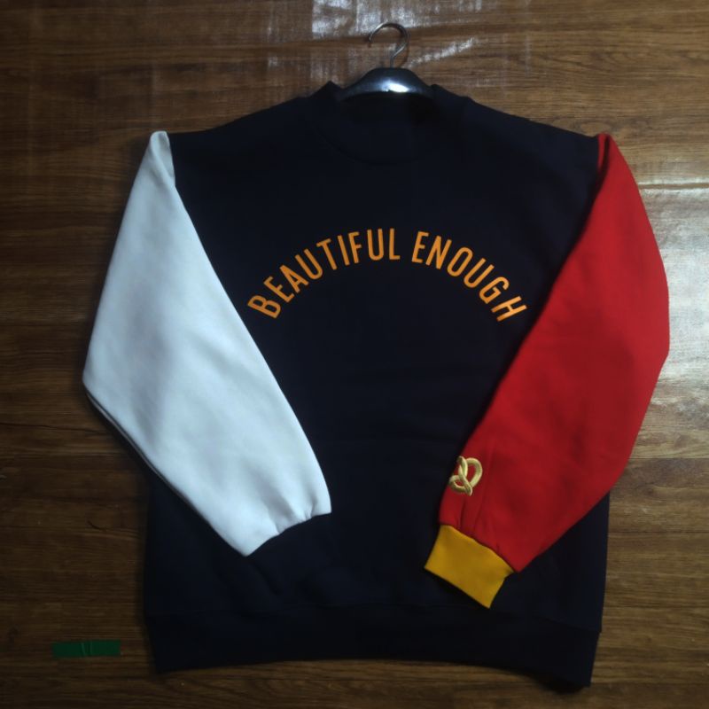 Crewneck Beautiful enough Motive street three tone second