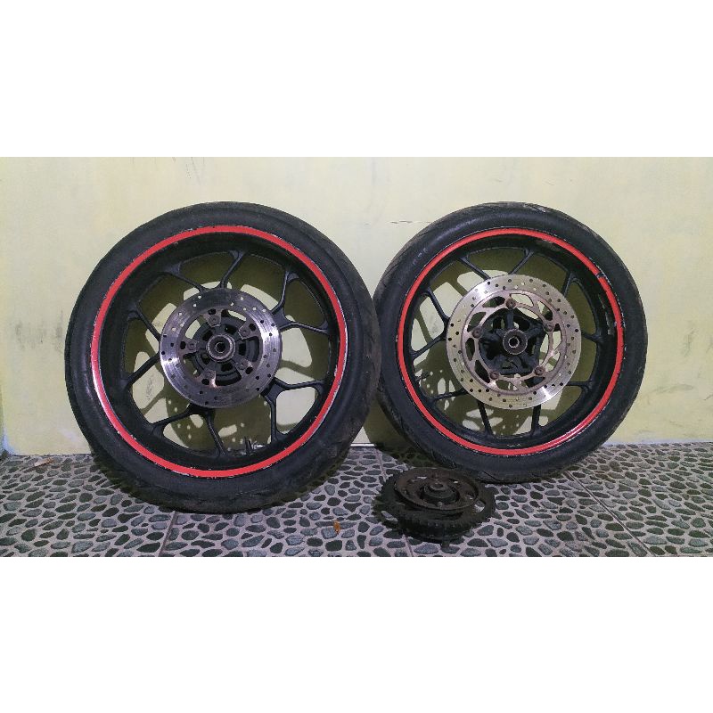 velg original Yamaha Xabre