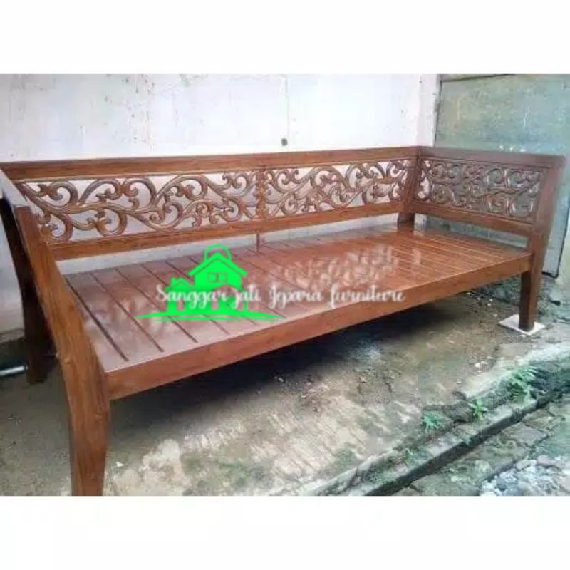 bale.bale ukir motif cumi meubel jepara