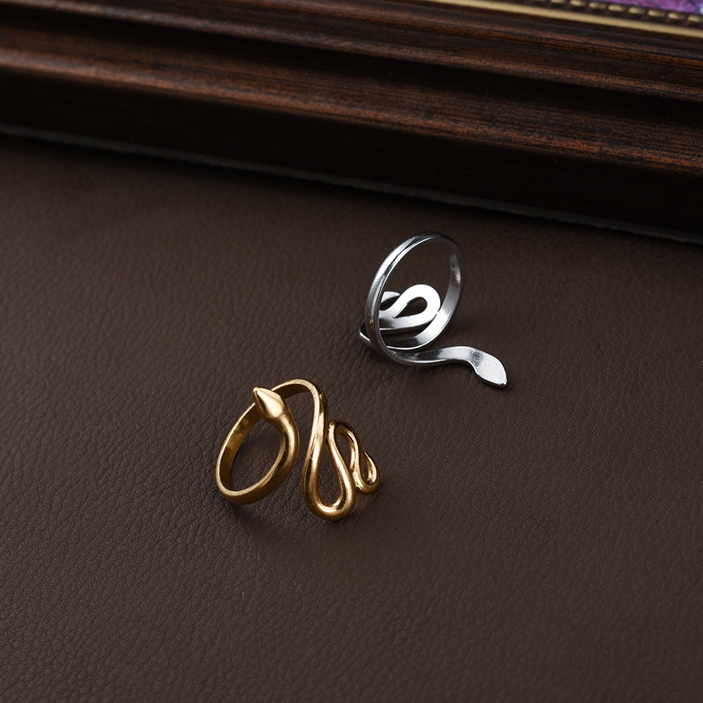 Cincin Model Terbuka Bahan Metal Desain Ular Gaya Simple / Punk / Populer Tipis Adjustable Untuk Pria / Wanita