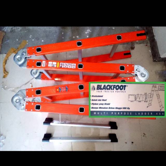 Tangga Lipat Alumunium Merah 4.6M