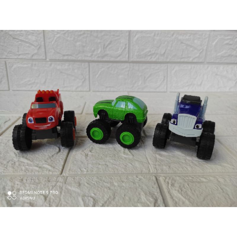 Mainan Mobil-mobilan Anak Bigfoot Blaze and Monster Machines