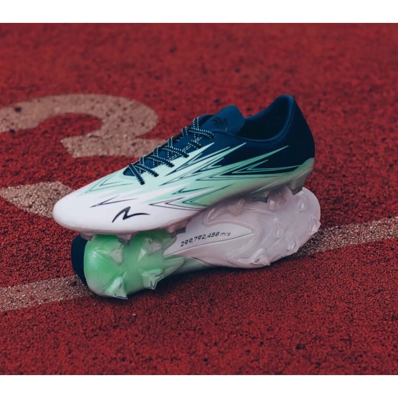 SEPATU SEPAKBOLA SPECS LIGHTSPEED 3 WHITE/AQUA GLASS BEST SELLER
