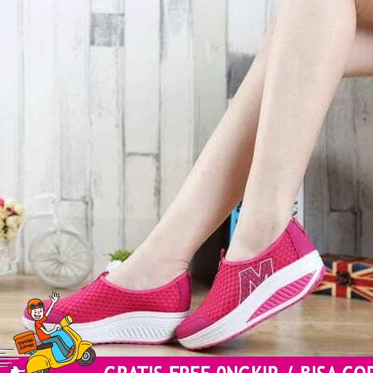 SEPATU FILA RUNING WOMAN CASUAL ( Free kaos kaki)