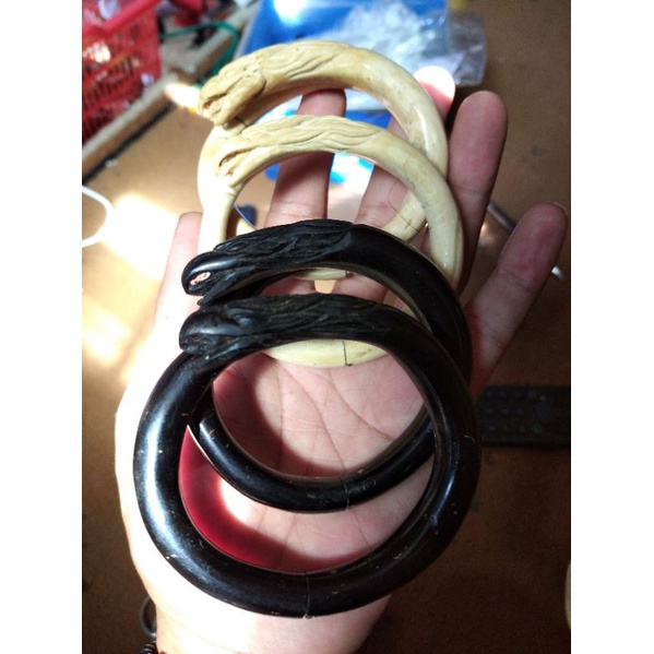 gelang akar bahar putih dan hitam ukir elang