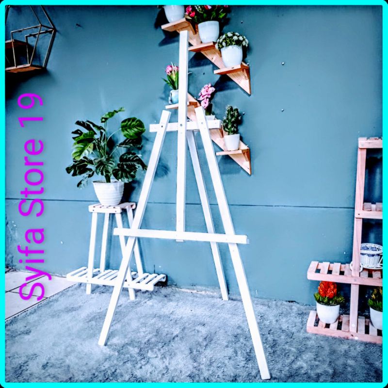 Standing Easel Kayu tipe Sedang