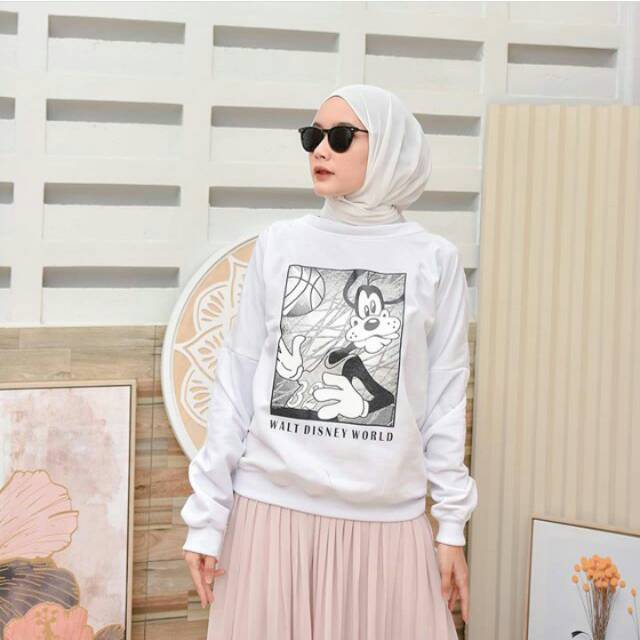 Sweater Goofy Blouse Cewe