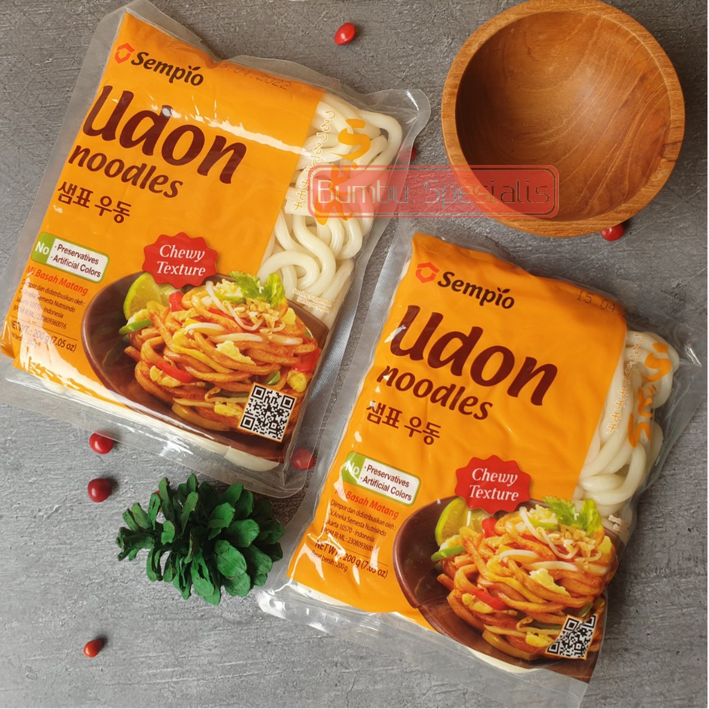 Udon Noodles- Mi Udon basah 200 gr Sempio  / Mie besar 200gr