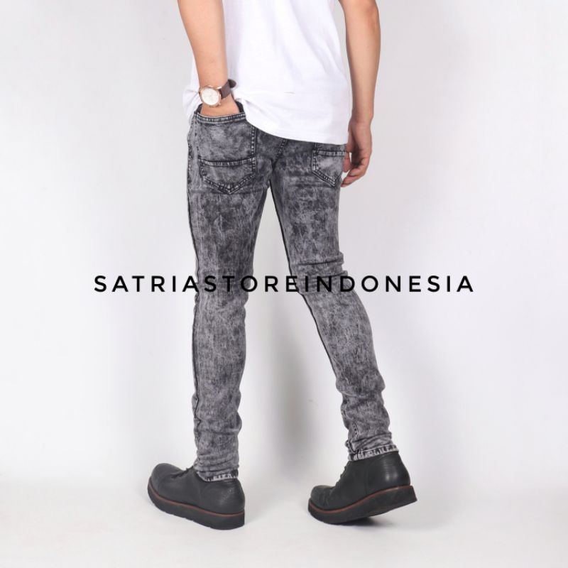 Celana Panjang Jeans Pria