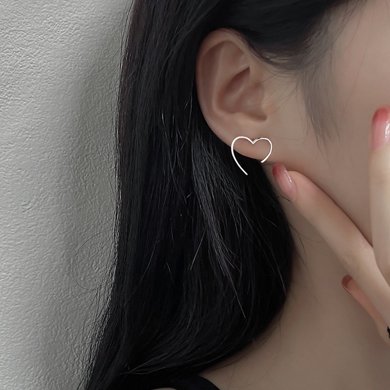 Anting Tusuk Motif Hati Simple Bahan Alloy Warna Silver Untuk Wanita