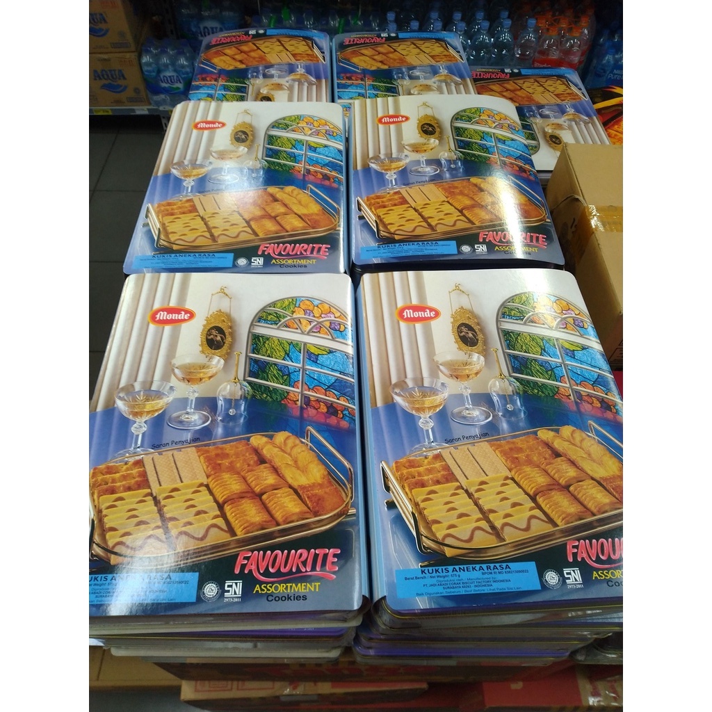 Monde Favourite Assortment 575gr l Biskuit Pie Kaleng Premium