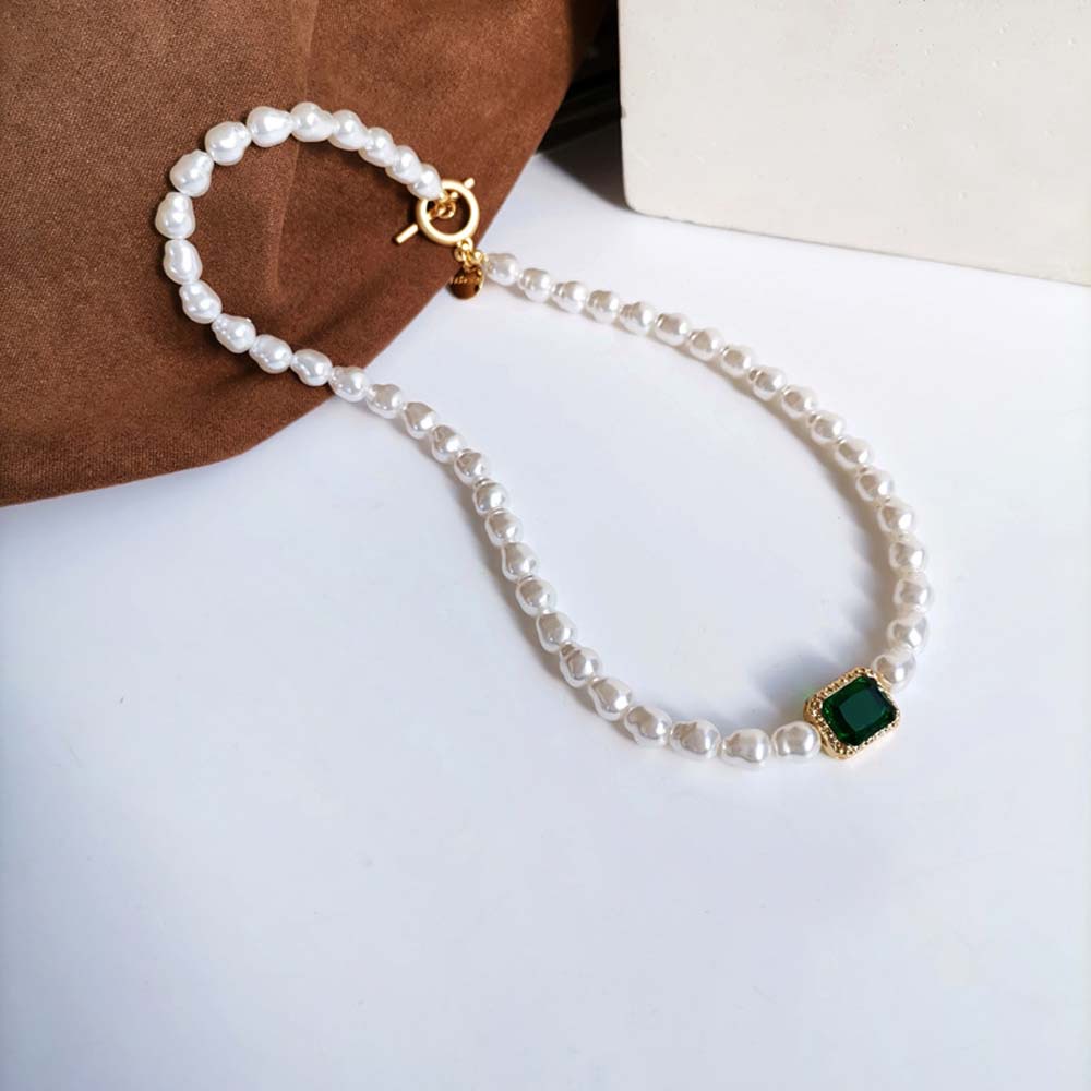Needway  Fashion Collarbone Chain Elegant Pearl Bracelet Green Glass Necklace Small Fresh Korean Female Sweet Square Retro Choker
