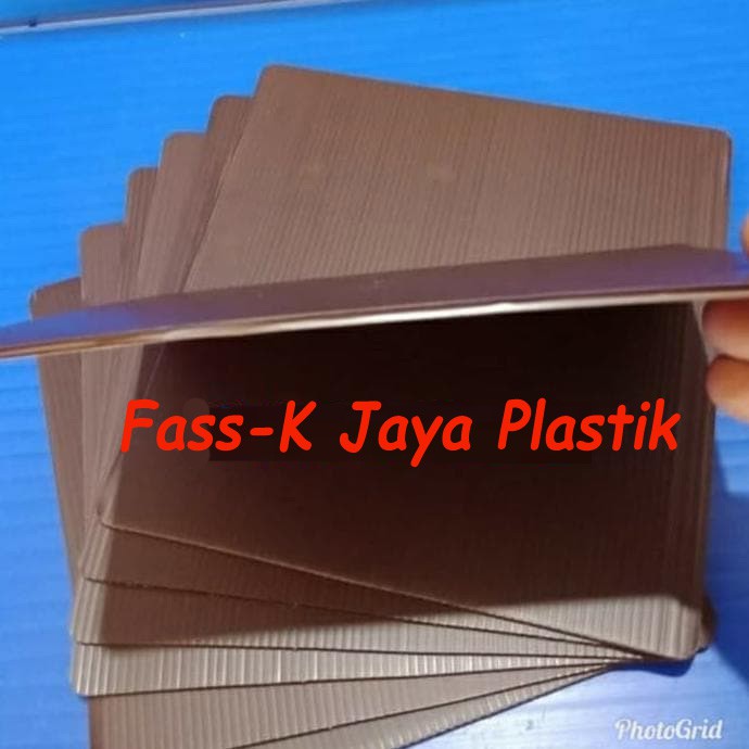 Tatakan Kue kotak / alas kue kotak impraboard plastik Kotak 18cm