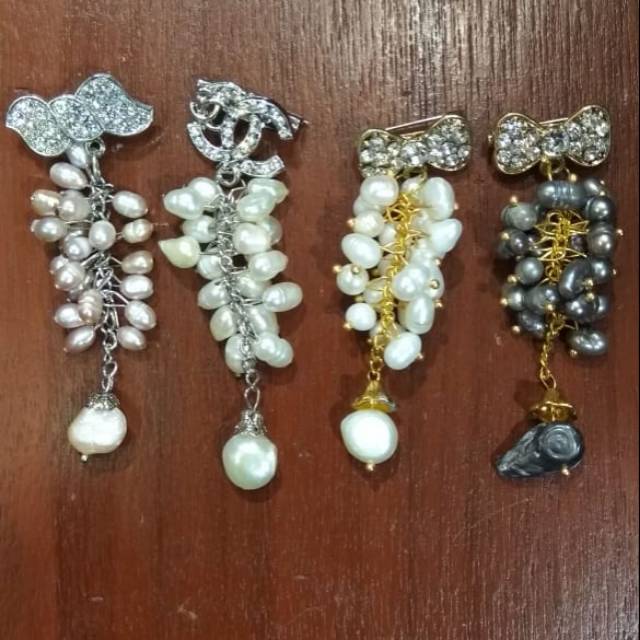 Peniti jilbab mutiara air tawar Lombok